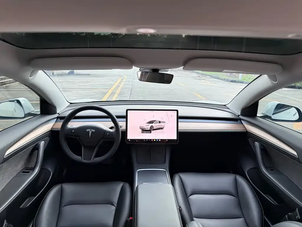 Tesla Model 3 — фото 6