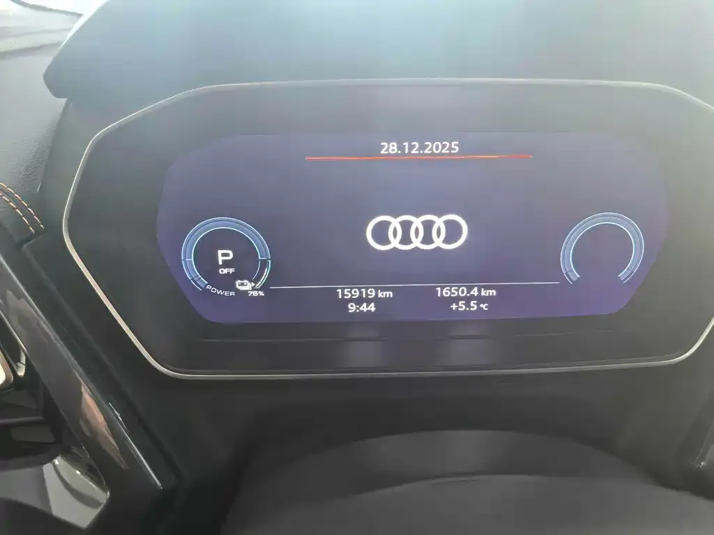 Audi Q4 e-tron — фото 2