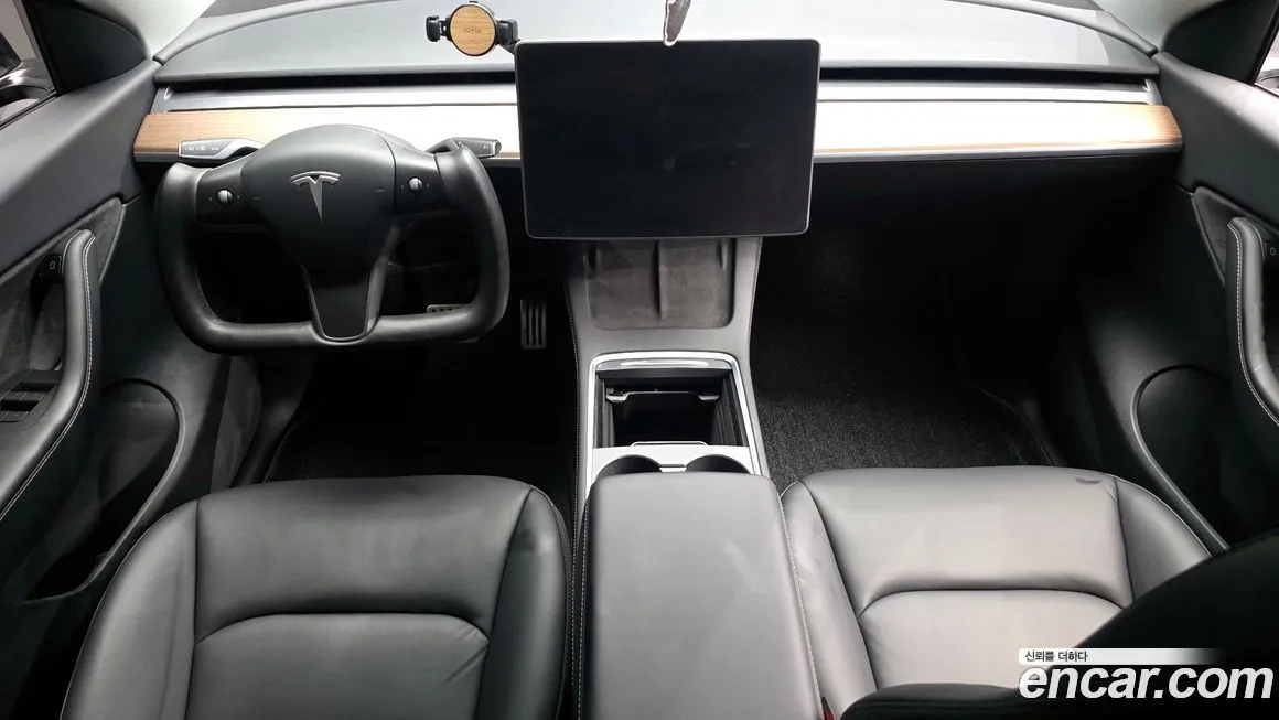 Tesla Model Y — фото 10