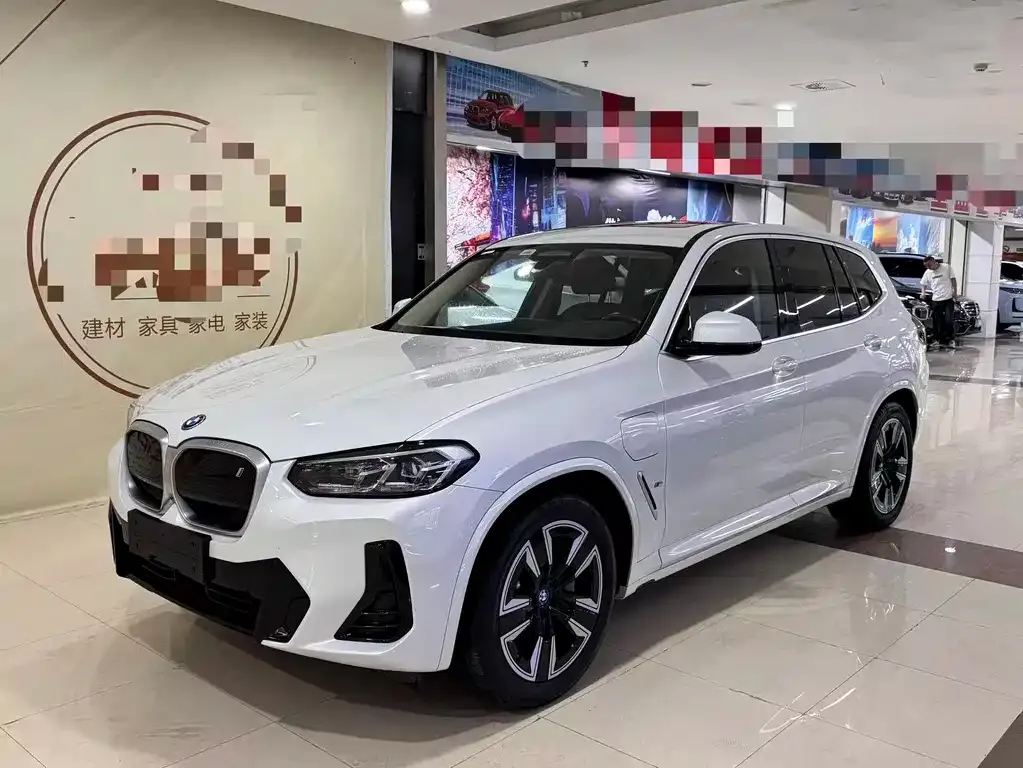 BMW iX3