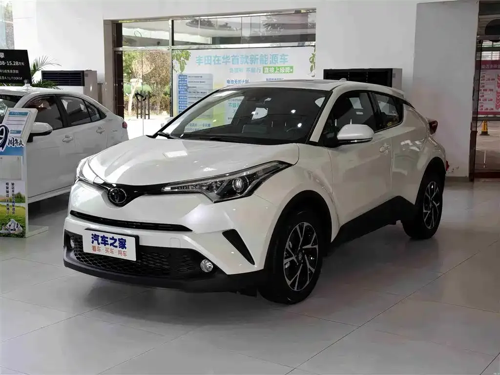 Toyota C-HR — фото 1