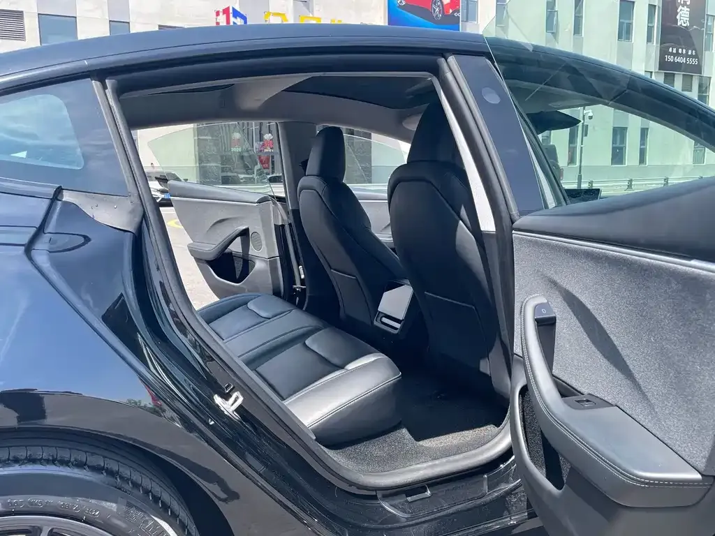 Tesla Model 3 — фото 6