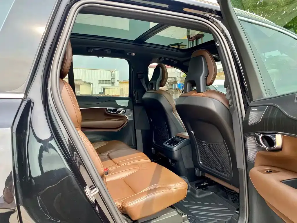 Volvo XC90 2021 из CN, фото 3