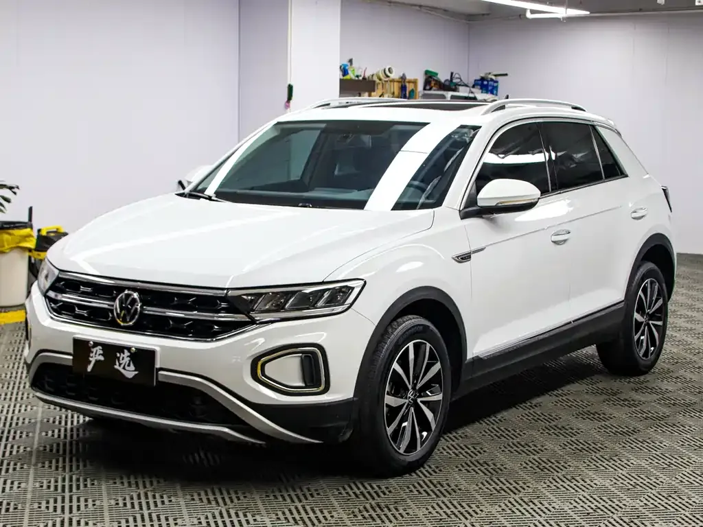Volkswagen T-Roc — фото 1