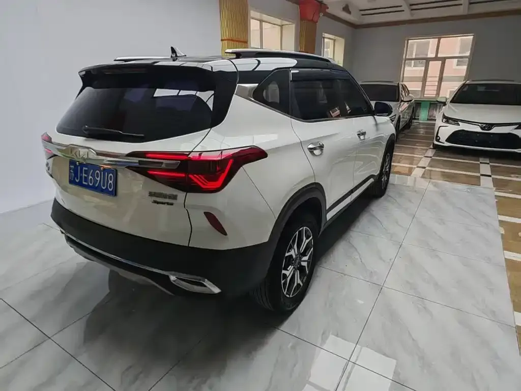 Kia KX3 2021 из CN, фото 2