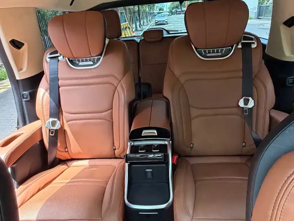Lincoln Navigator 2021 из CN, фото 2