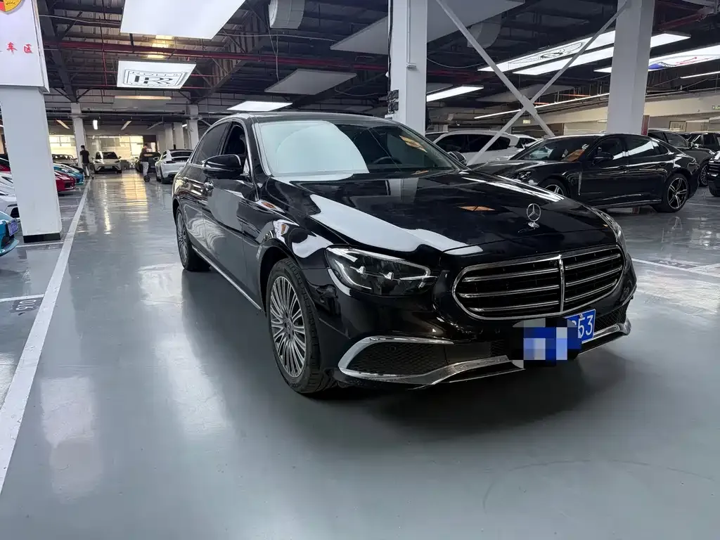 Mercedes-Benz E-Class — фото 4