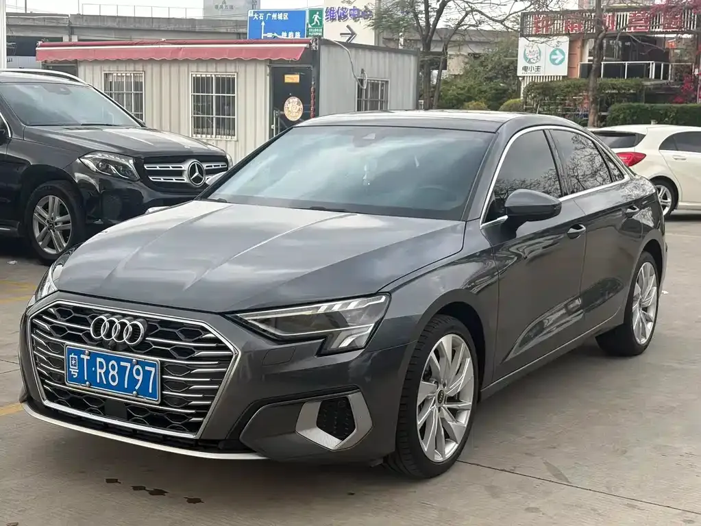 Audi A3 — фото 1