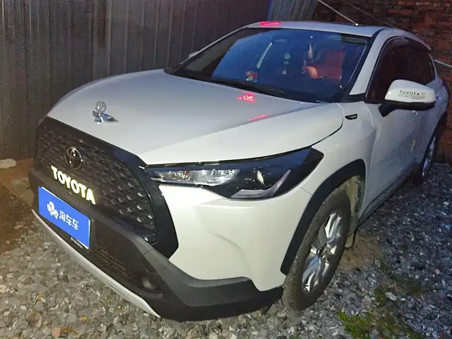 Toyota Corolla Cross 2024 из CN, фото 1