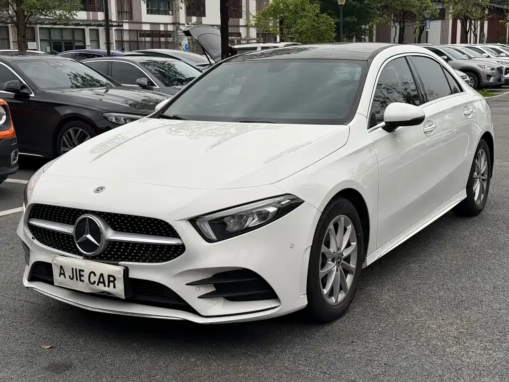 Mercedes-Benz A-Class — фото 1