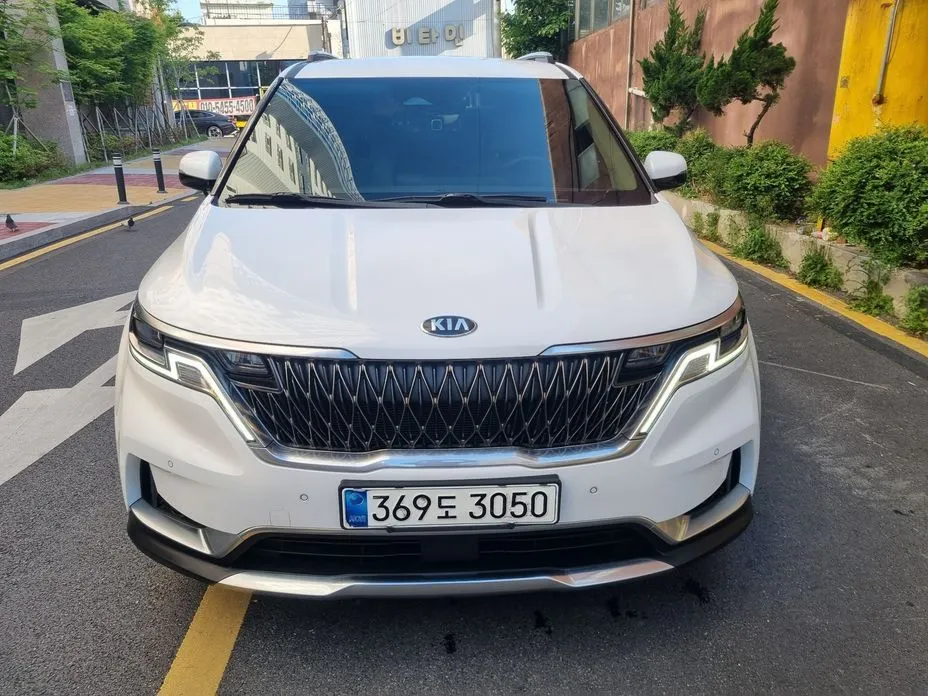 Kia Carnival — фото 1