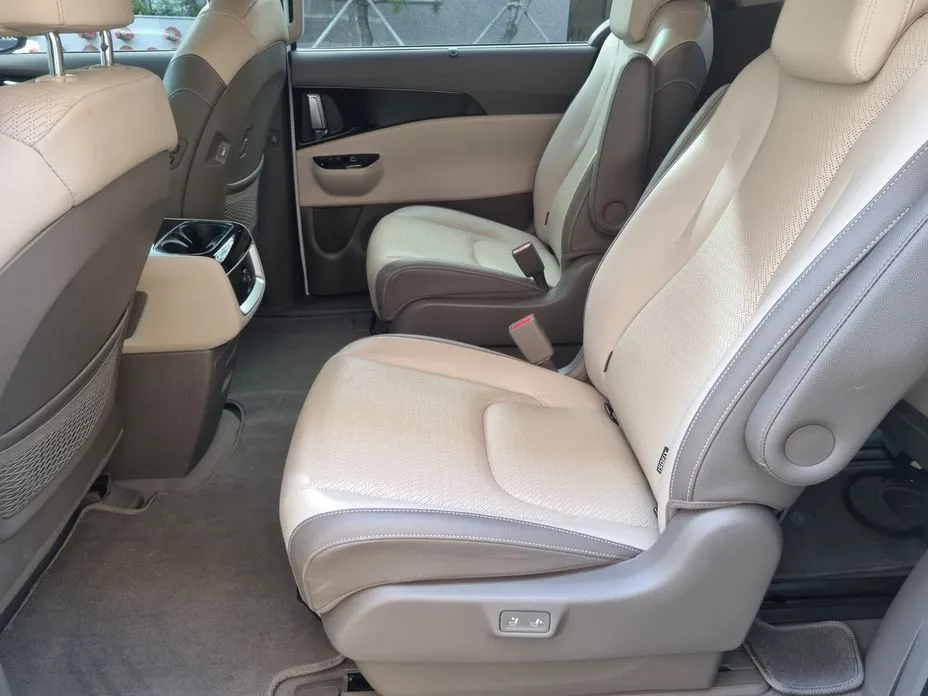 Kia Carnival — фото 4