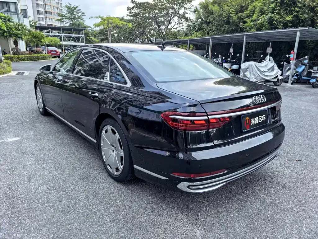 Audi A8 — фото 5