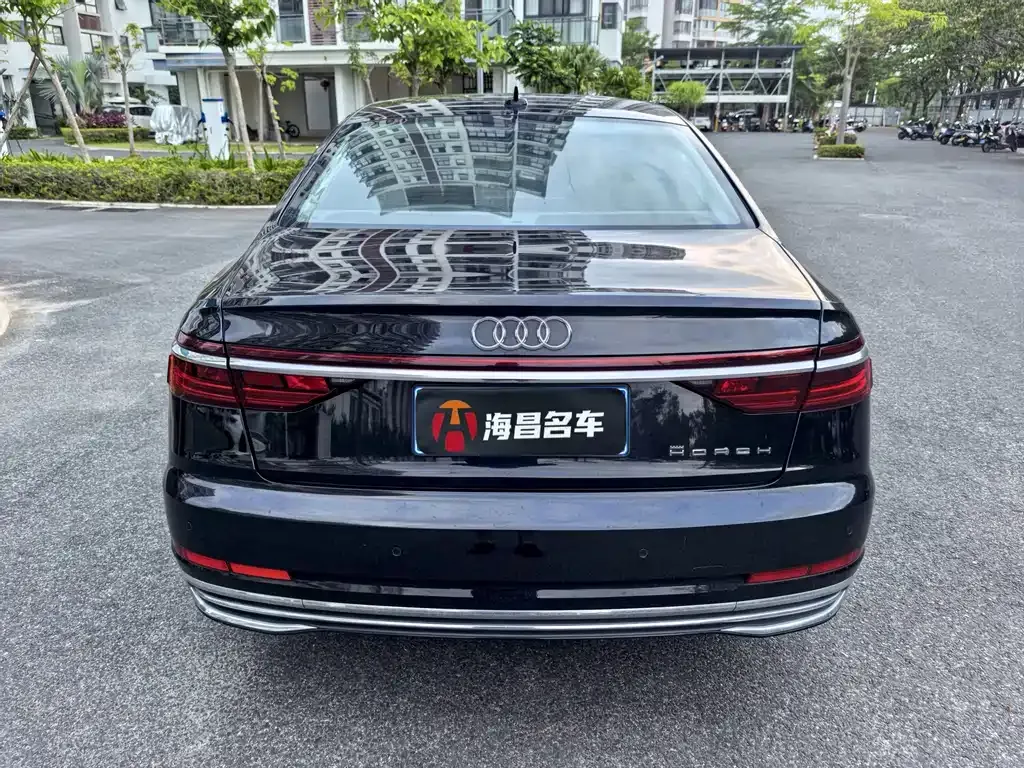 Audi A8 — фото 4