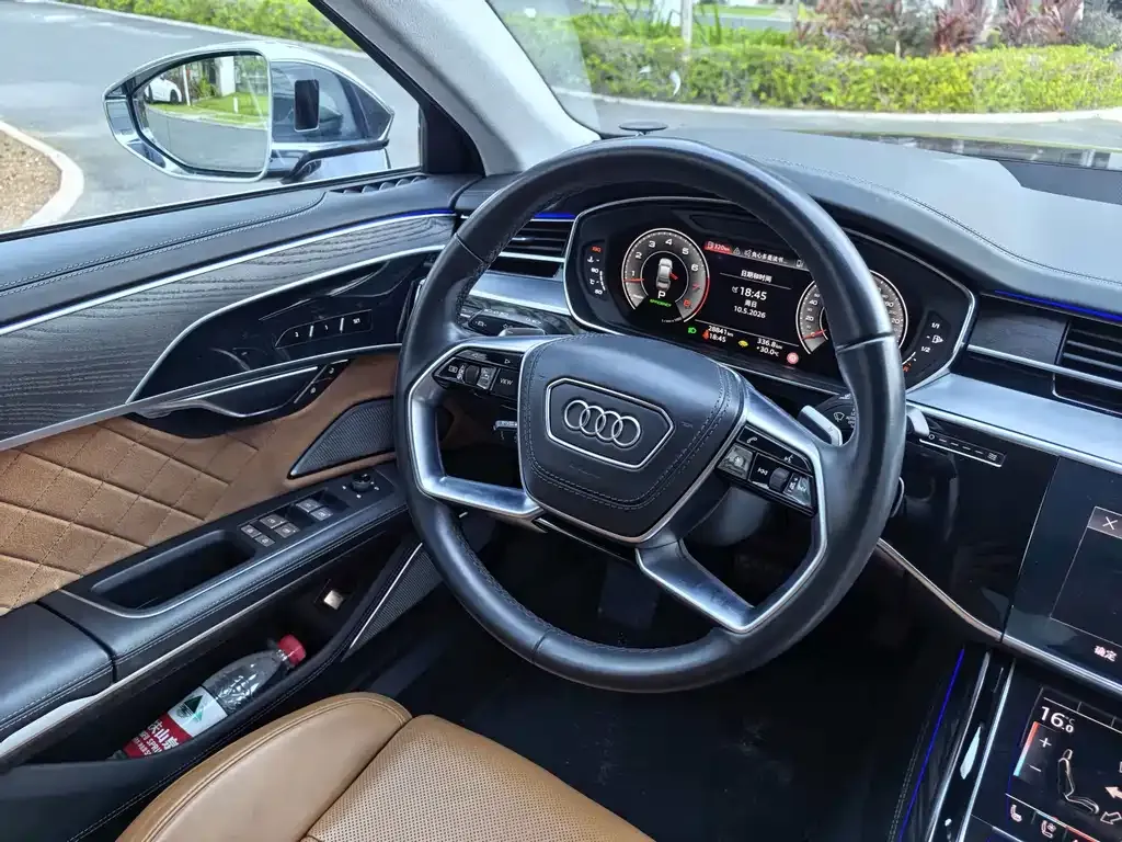 Audi A8 — фото 2