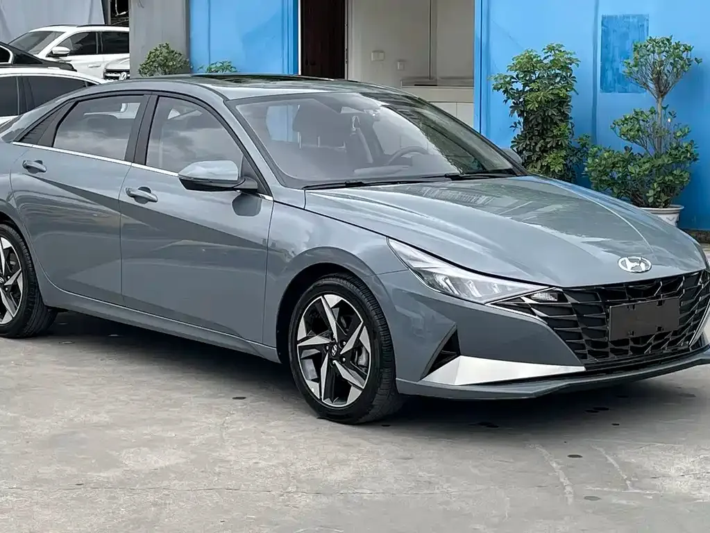 Hyundai Elantra — фото 5