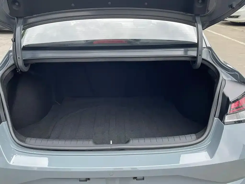 Hyundai Elantra — фото 6