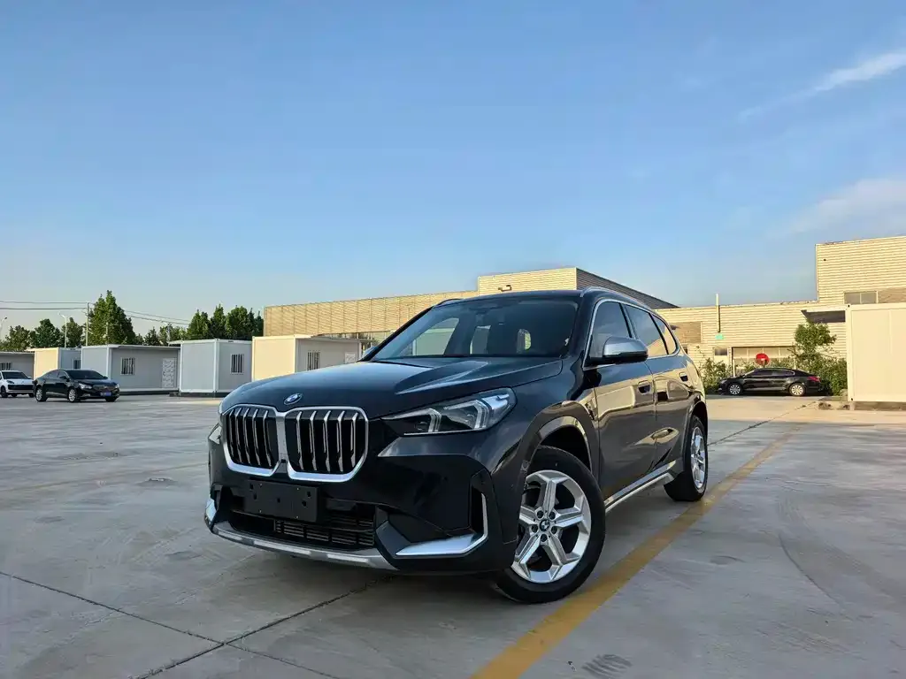 BMW X1 — фото 1