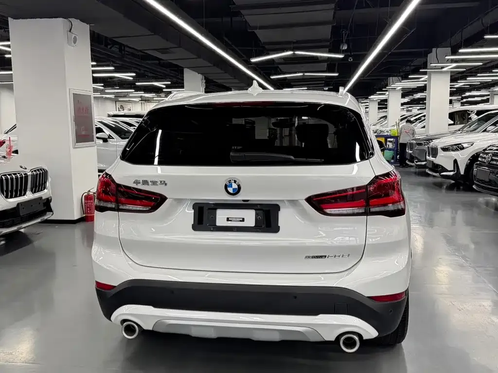 BMW X1 — фото 8