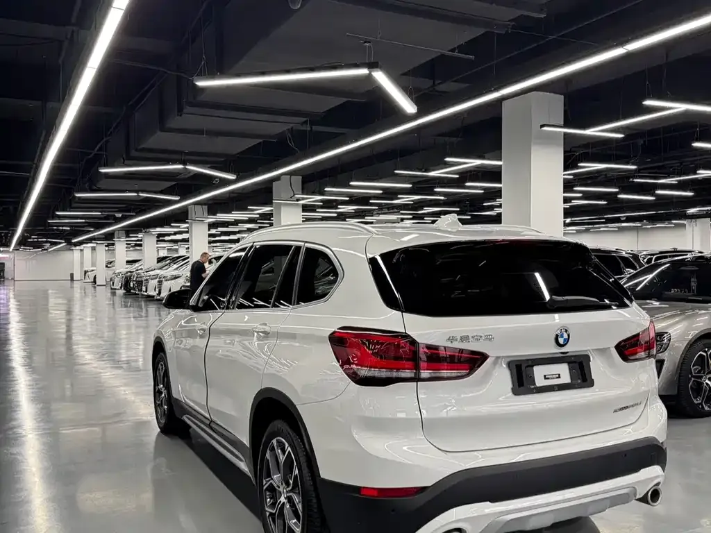 BMW X1 — фото 9