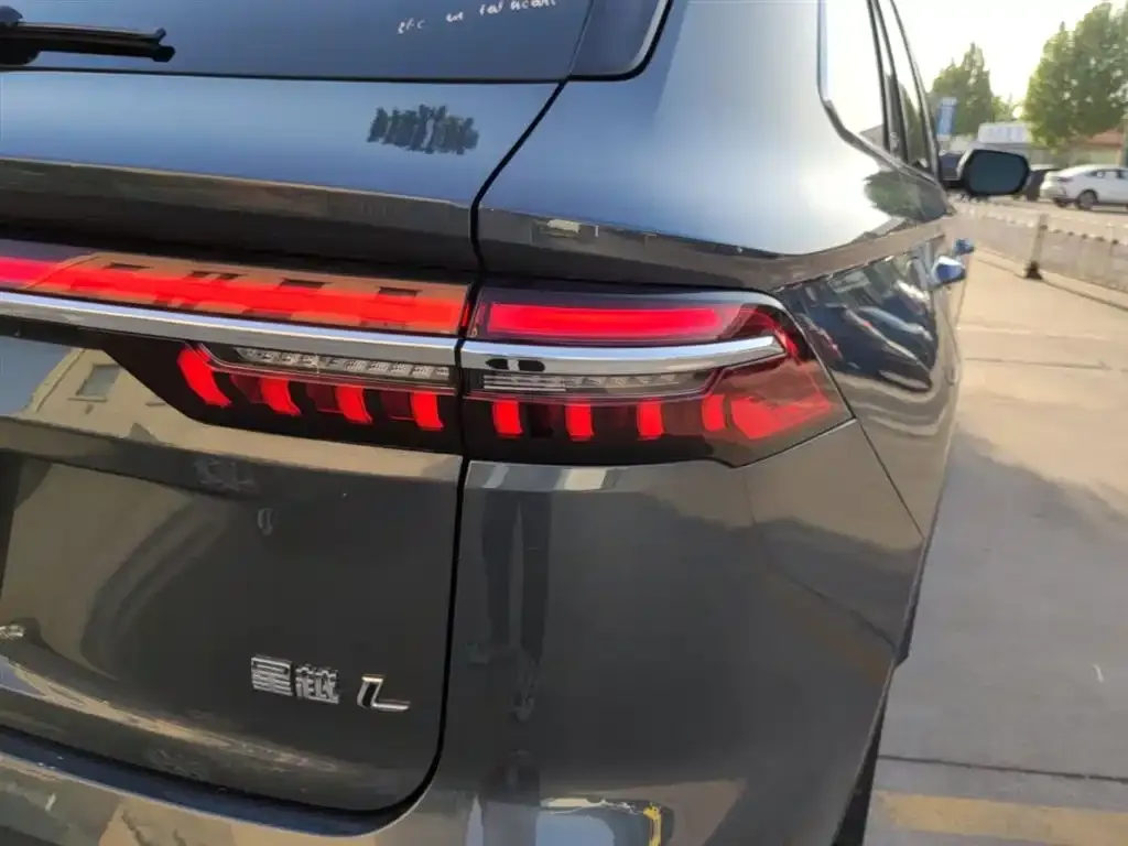 Geely Xingyue L — фото 10