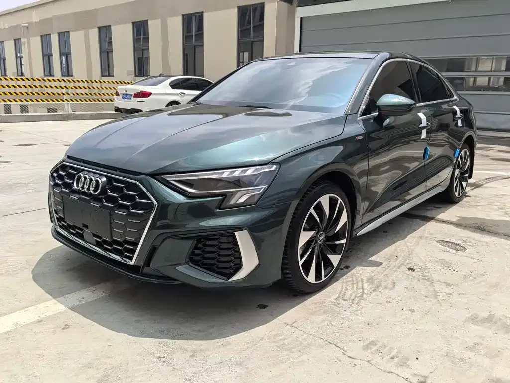 Audi A3 — фото 1