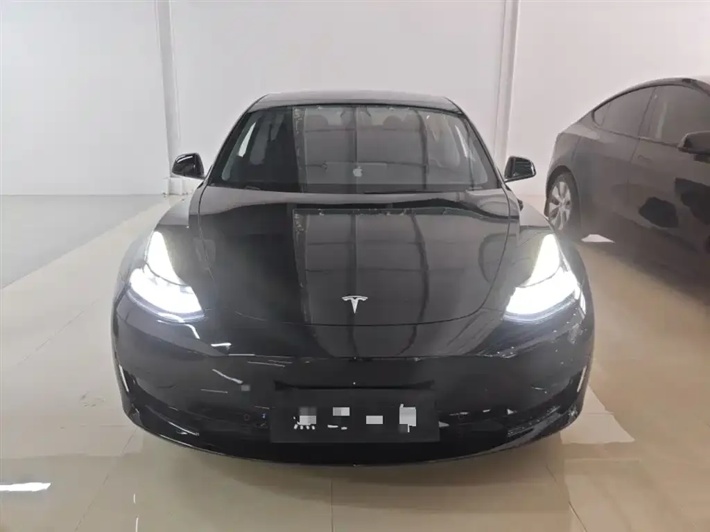 Tesla Model 3 — фото 4