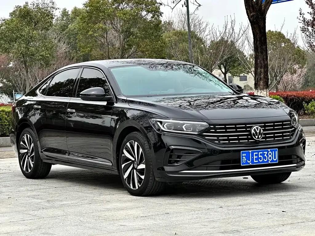 Volkswagen Passat — фото 10