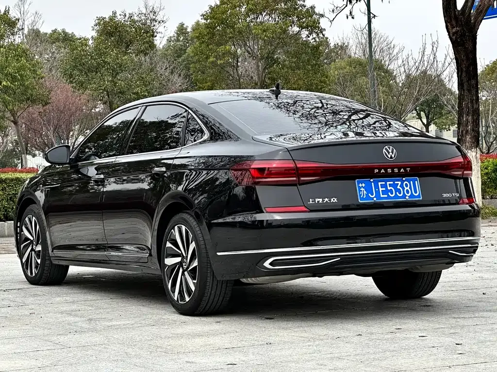 Volkswagen Passat — фото 5
