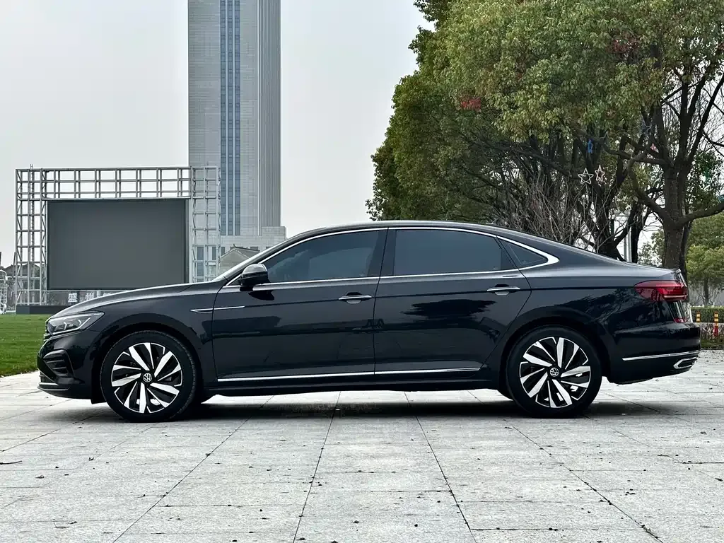 Volkswagen Passat — фото 7