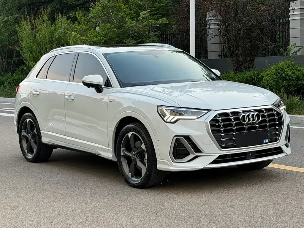 Audi Q3 — фото 10