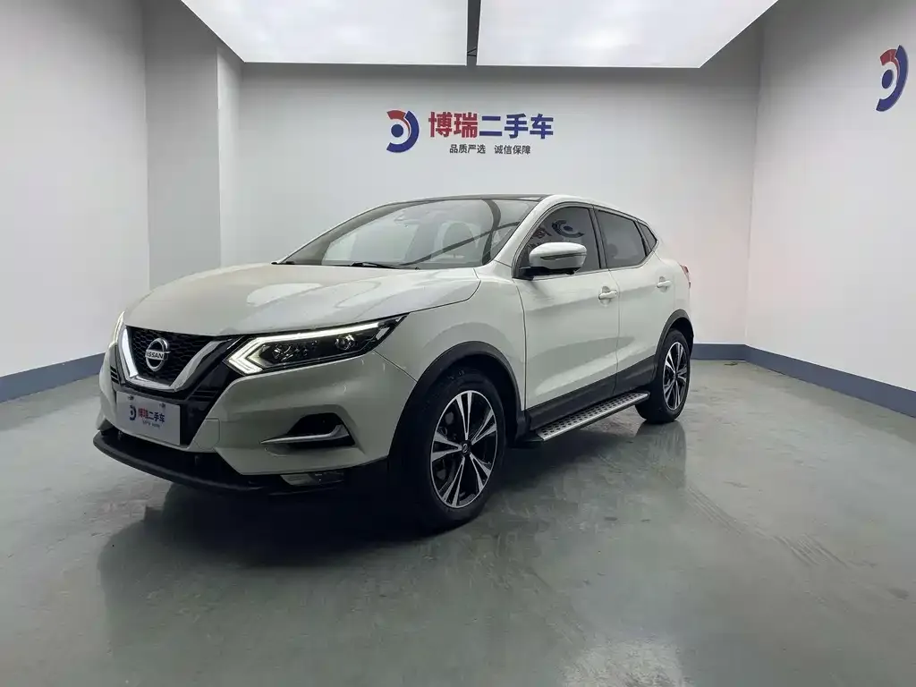 Nissan Qashqai — фото 1