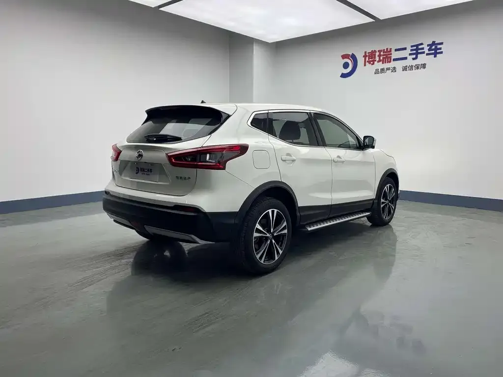 Nissan Qashqai — фото 7