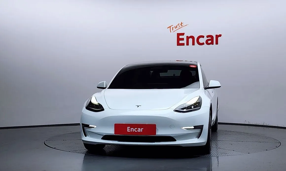 Tesla Model 3 — фото 3