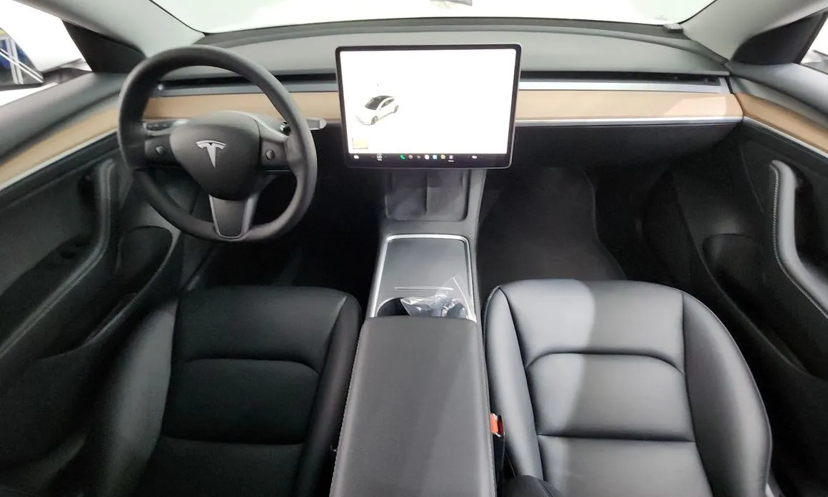 Tesla Model 3 — фото 6