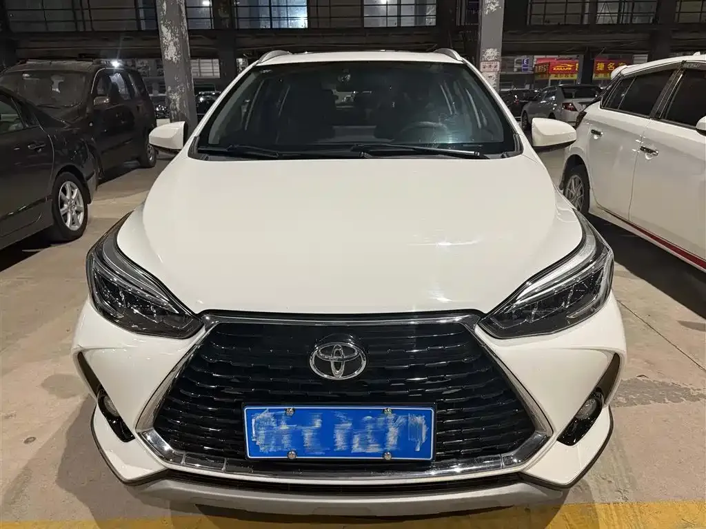 Toyota Yaris L — фото 10