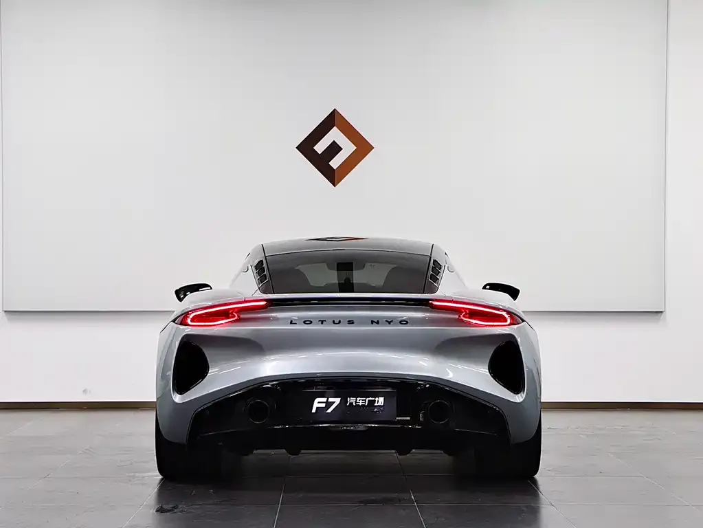 Lotus Emira — фото 2