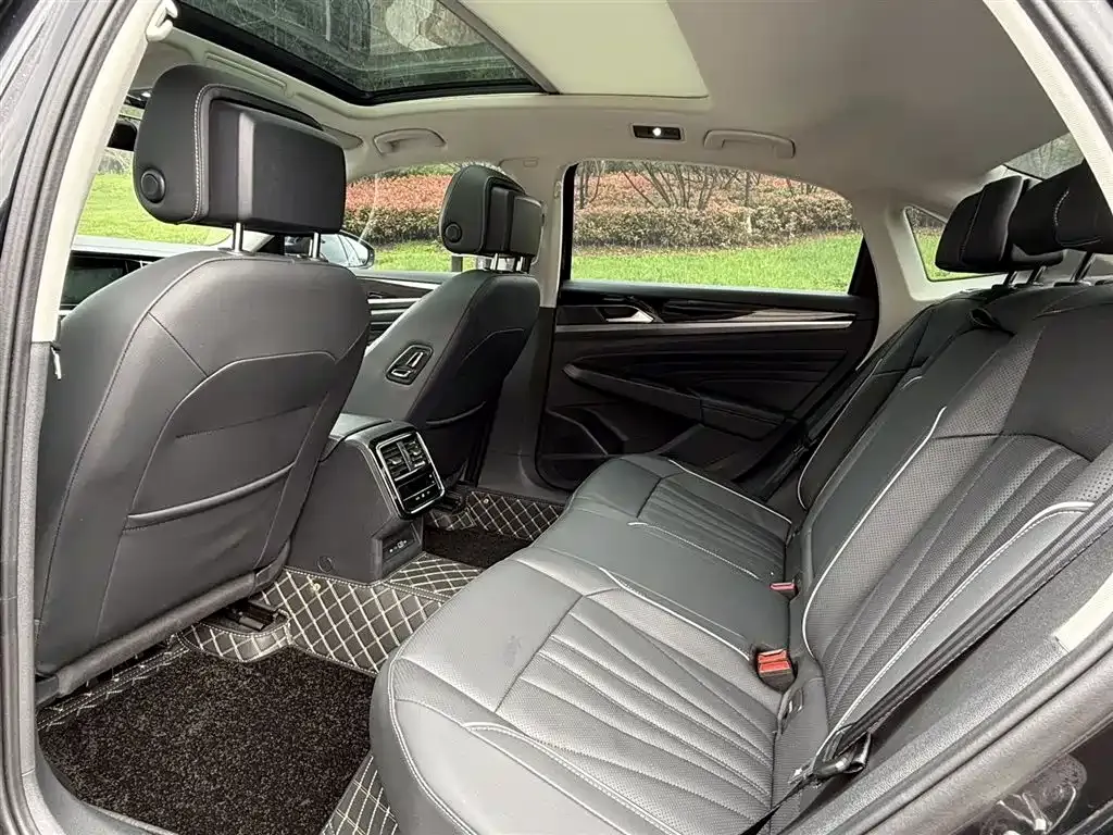 Volkswagen Passat — фото 2