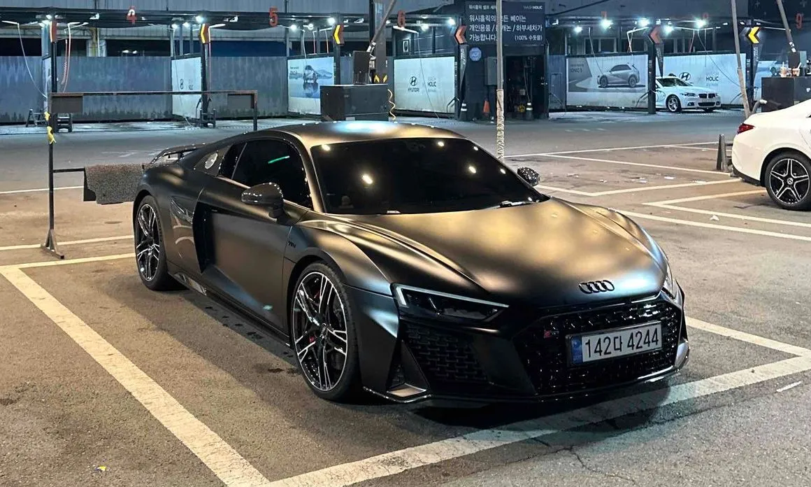 Audi R8