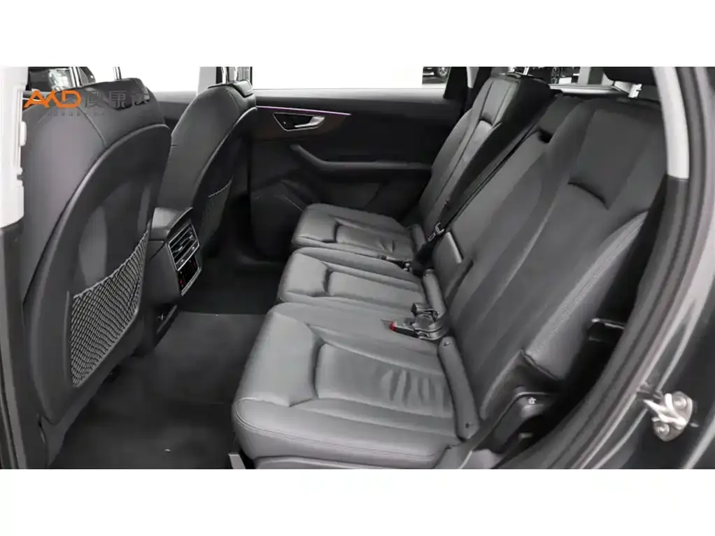 Audi Q7 2021 из CN, фото 7