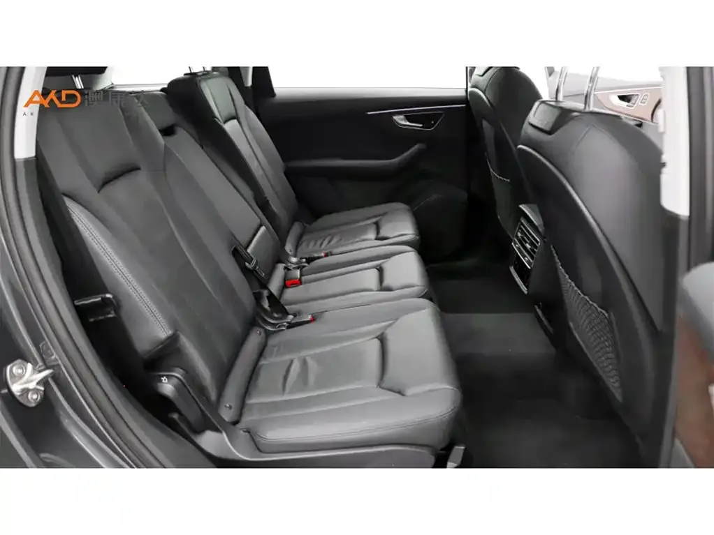 Audi Q7 2021 из CN, фото 6