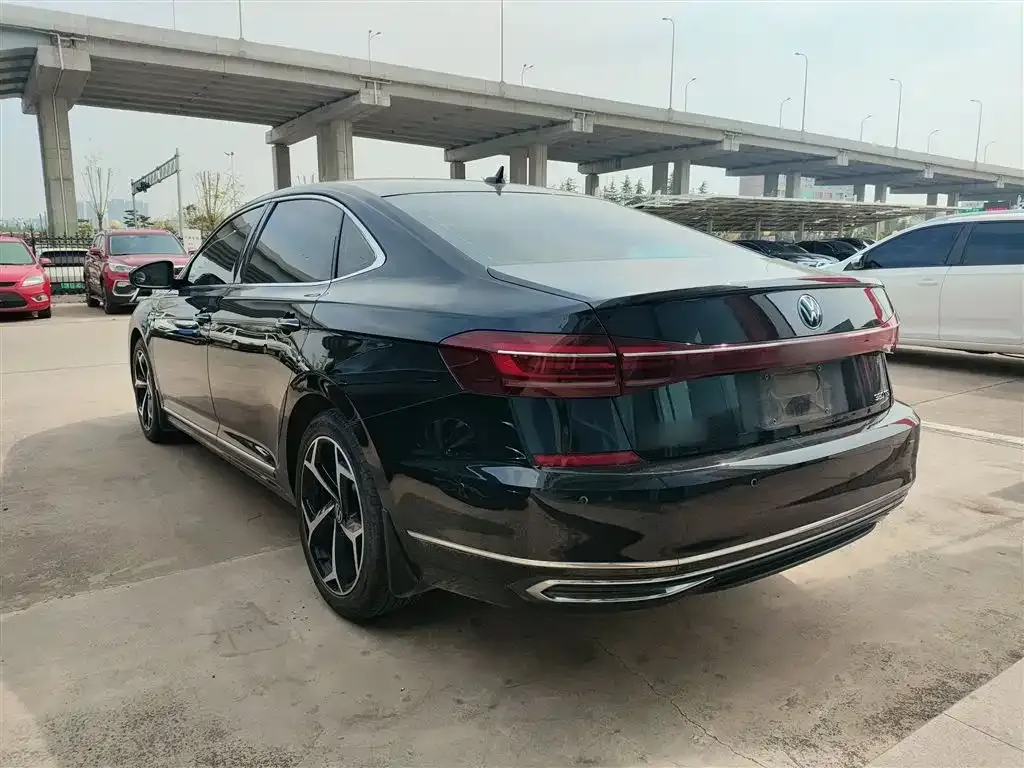 Volkswagen Passat — фото 3
