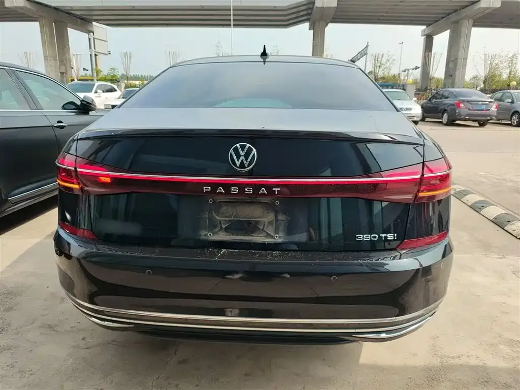 Volkswagen Passat — фото 2