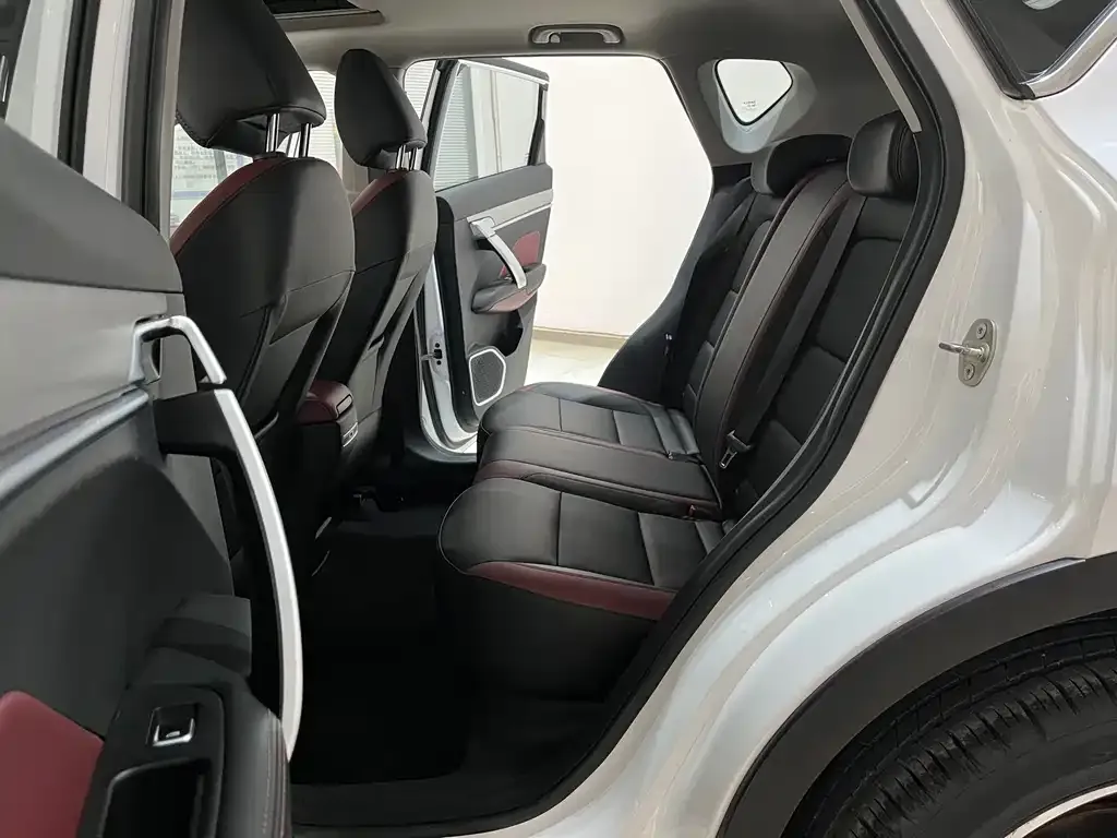 Geely Binyue 2022 из CN, фото 2
