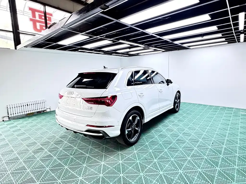Audi Q3 — фото 5