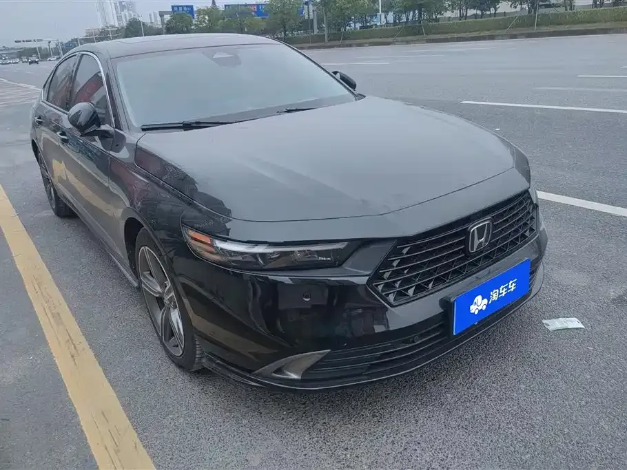 Honda Accord — фото 1