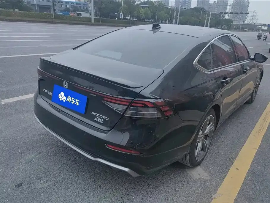 Honda Accord — фото 10