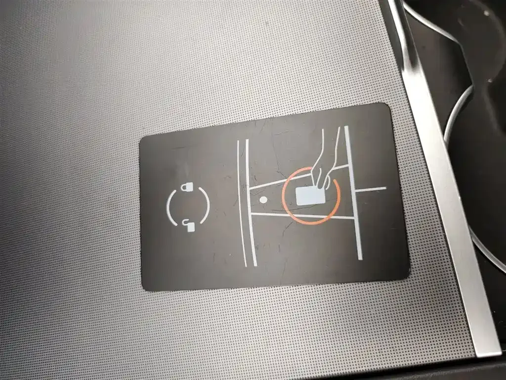 Tesla Model 3 — фото 4