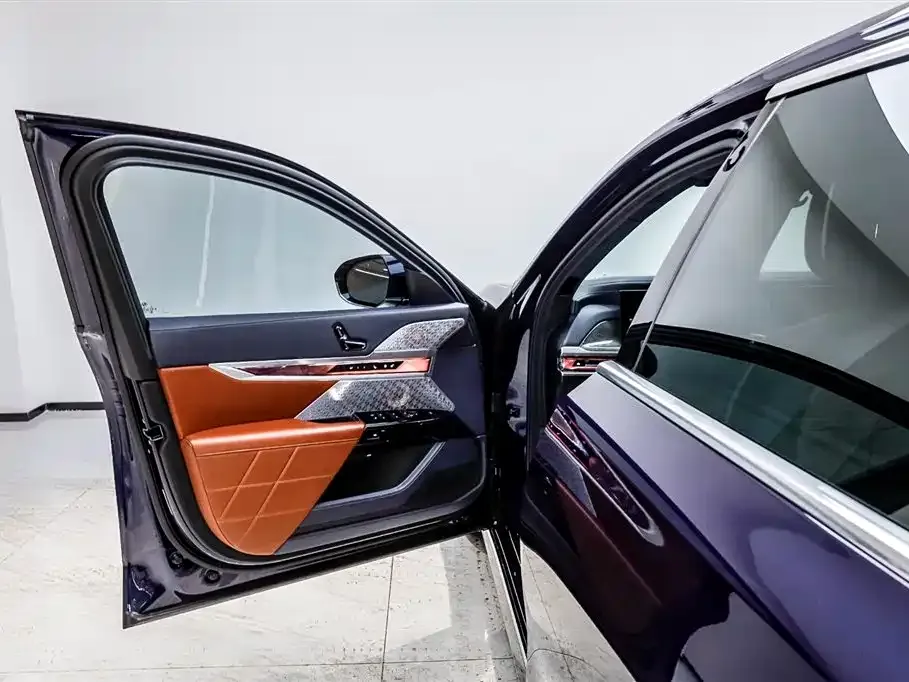 BMW i7 2023 из CN, фото 8