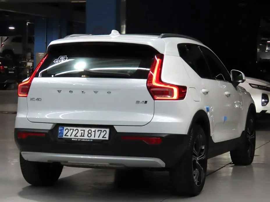 Volvo XC40 — фото 4